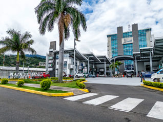 Oportunidad Comercial en Plaza Murano: Espacio Moderno y Versátil en Uruca, Santa Ana, San José — $780,000 - Foto 2 de 39