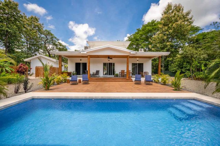 Propiedad de Inversión con Tres Viviendas Cerca de Tamarindo en Tamarindo, Santa Cruz, Guanacaste — $675,000