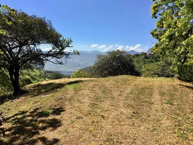 17,469m2 with private well adjoining the Picaflora residential development in Atenas, Alajuela — $576,500 - Photo 3 of 6