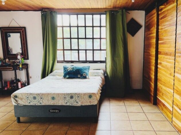 Venta de Amplia Casa en Santo Domingo-Heredia. RAH 26-632 en Pará, Santo Domingo, Heredia — ₡ 110 000 000