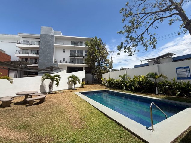 Alquiler apartamento amplio al costado UCR en San Pedro, Montes De Oca, San José — $1,350