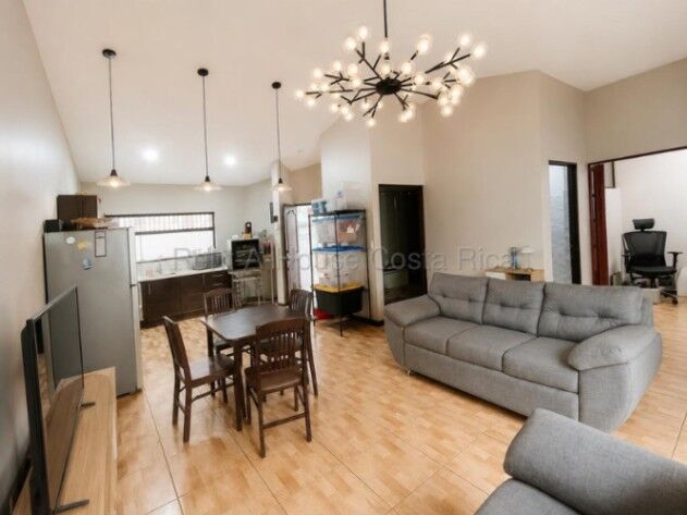 CASA EN VENTA EN SAN FRANCISCO DE HEREDIA en San Francisco, Heredia — $188,000