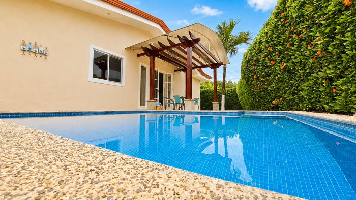 Moderna casa de 3 habitaciones en Jacó con piscina privada in Jacó, Garabito, Puntarenas — $255,000