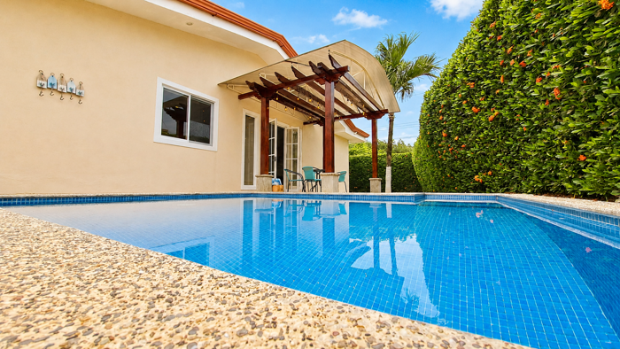 Moderna casa de 3 habitaciones en Jacó con piscina privada en Jacó, Garabito, Puntarenas — $255,000