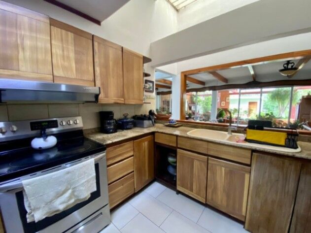 Venta de Casa en San Rafael de Escazú. RAH 25-678 PRECIO REBAJADO en San Rafael, Escazú, San José — $490,000