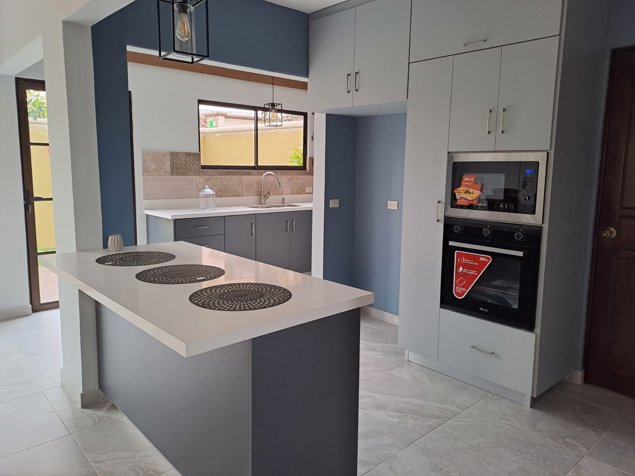 Venta casa remodelada Condominio Lomas de Granadilla in Granadilla, Curridabat, San José — ₡ 180 000 000