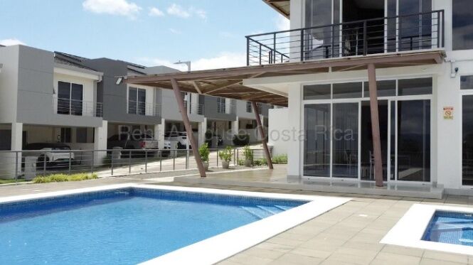 Venta de Casa en Montes de Oca-Sabanilla. RAH 26-2046 in Sabanilla, Montes De Oca, San José — ₡ 108 000 000