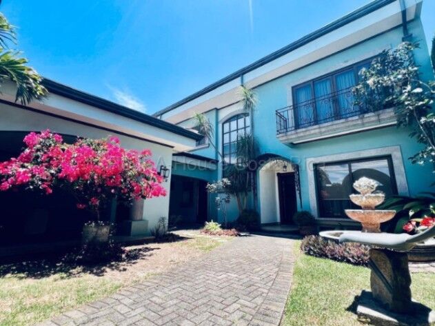 Venta de Casa en Santo Domingo de Heredia. RAH 26-1825 en San Vicente, Santo Domingo, Heredia — $498,000