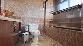 ¡Gran Oportunidad! Venta de Casa Esquinera en Condominio Lomas de Granadilla in Granadilla, Curridabat, San José — $298,000 - Photo 4 of 15