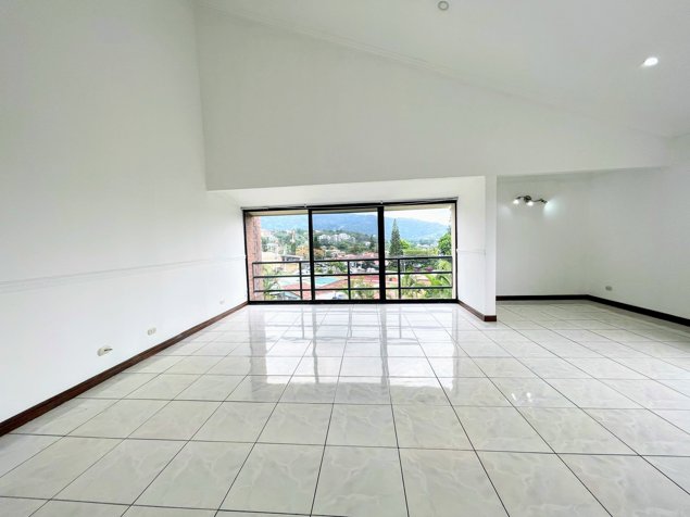 Venta de penthouse en San Rafael de Escazú en San Rafael, Escazú, San José — $245,000 - Foto 2 de 26