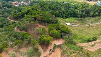 SE VENDE LOTE EN EXCLUSIVO PROYECTO CON HERMOSAS VISTAS A LA MONTAÑA in San Isidro De El General, Pérez Zeledón, San José — $44,000 - Photo 4 of 9