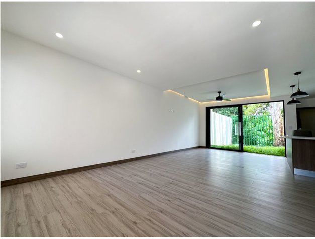 Se alquila casa moderna completamente nueva en Escazú en Escazú, San José — $2,300 - Foto 2 de 13