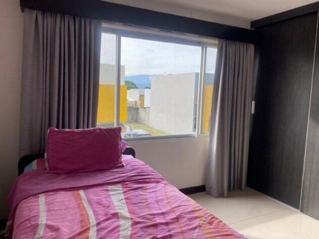 Venta de Casa en Santa Ana. RAH 24-119 in Santa Ana, San José — ₡ 160 000 000