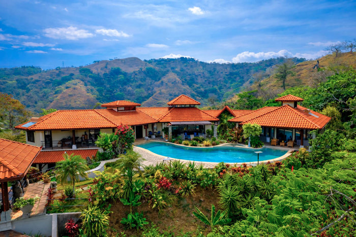 Luxury Home With Panoramic Views In Atenas in San José, Atenas, Alajuela — $2,150,000