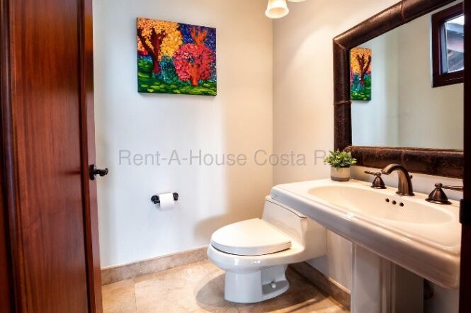 Se vende casa con lote de más de 2600 m2 en Granadilla Curridabat 26-1500 in Granadilla, Curridabat, San José — $1,790,000