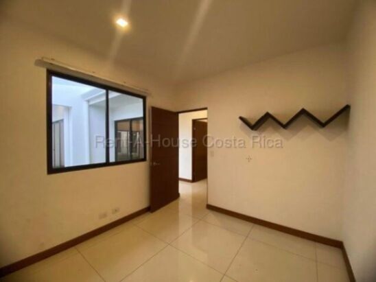 Alquiler Casa Puente de Piedra en Condominio  en Puente De Piedra, Grecia, Alajuela — $1,350