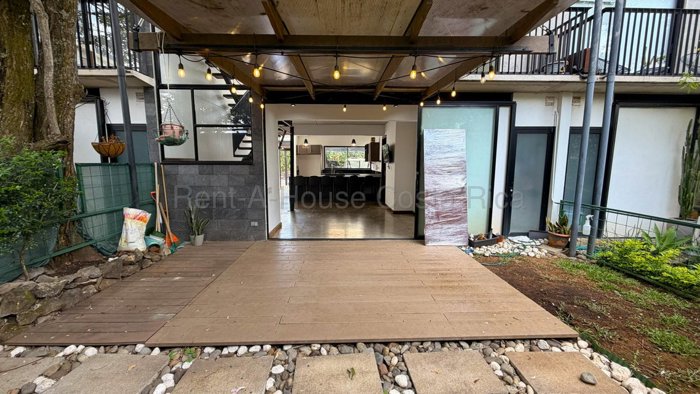 CASA EN VENTA EN PIEDADES SANTA ANA en Piedades, Santa Ana, San José — $235,000 - Foto 3 de 12