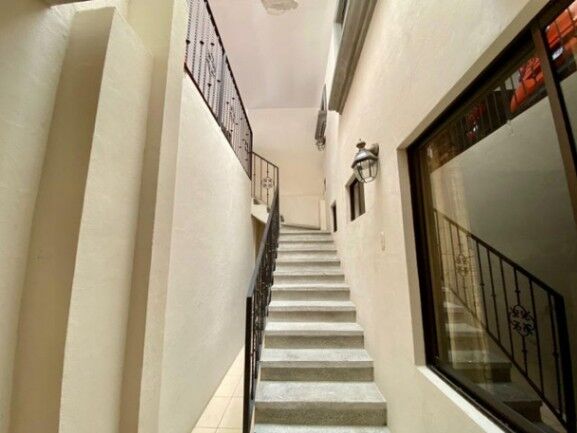 Se vende espacioso apartamento con terraza en Pozos Santa Ana 25-1789 in Pozos, Santa Ana, San José — $198,000