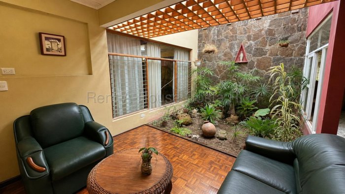 Venta de Propiedad con Uso de Suelo Mixto en Los Yoses #27-256 GS in San Pedro, Montes De Oca, San José — $366,000