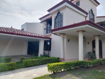 Se alquila casa en Santa Ana San José 27-49 en Santa Ana, San José — $2,300 - Foto 4 de 23