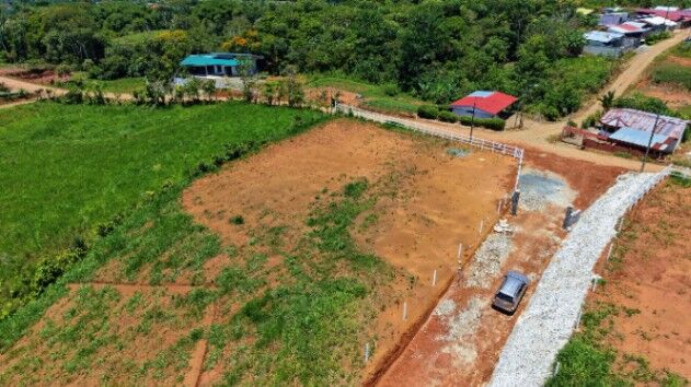 VENTA DE LOTES DE 2.700 M2 CON NACIENTE NATURAL EN ARCO IRIS, CAJON DE PEREZ ZELEDON en Cajón, Pérez Zeledón, San José — $102,000