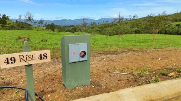 BEAUTIFUL LOT FOR SALE IN THE HEART OF RISE COSTA RICA WITH CREEK (63,475 SQFT) en Cajón, Pérez Zeledón, San José — $230,000