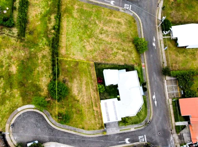 Venta de Lote en Condominio Montezuma en Grecia, Alajuela — ₡ 41 000 000