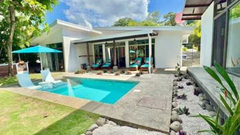 Acogedora Casa de 3 cuartos con piscina en Marbella Lomas del Sol