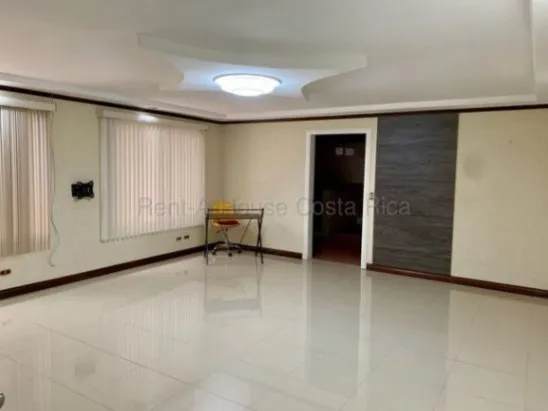 Hermosa y amplia casa en alquiler - Pitahaya, Cartago in Aguacaliente, Cartago — ₡ 600 000 - Photo 3 of 23