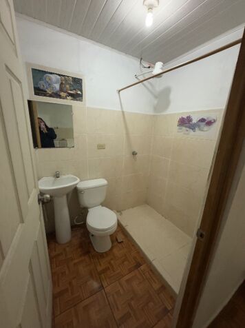 Alquiler para 1 persona sola o estudiante  en San Sebastián, San José — ₡ 160 000