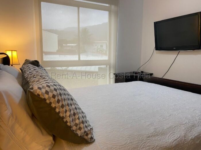 Alquiler | Apartamento amueblado en exclusivo condominio en Santa Ana#27-46 GS in Santa Ana, San José — $1,200