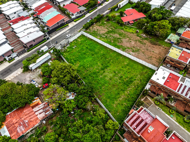 ¡Oportunidad Única! Lote de 2,138 m² en el Corazón de Santa Ana en Santa Ana, San José — $641,400 - Foto 3 de 15