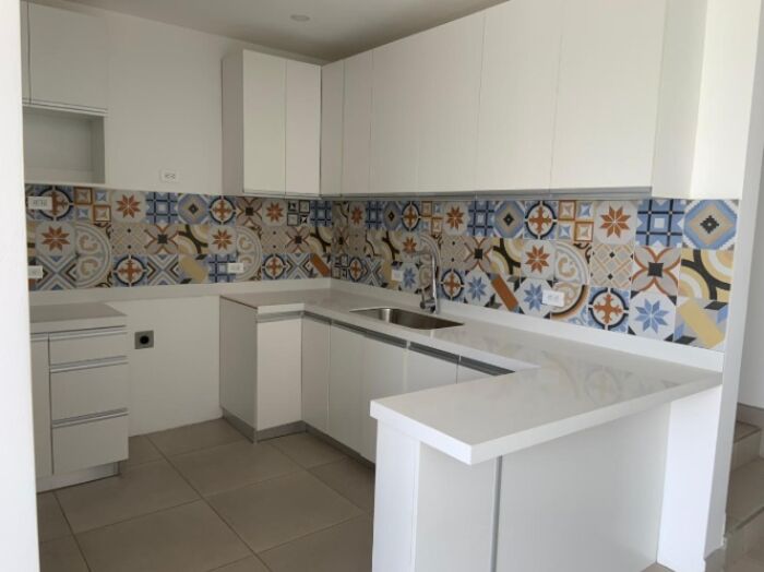 Se vende casa con patio en San Antonio Escazú 26-702 in San Antonio, Escazú, San José — $270,000