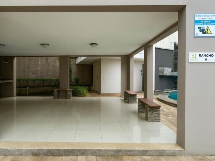 Se vende espacioso apartamento en San Sebastián San José 26-1051 in San Sebastián, San José — $125,000