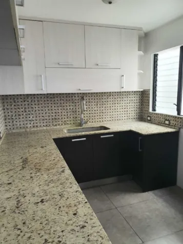 RAH ofrece en venta Casa de dos plantas en Escazú San Rafael en Escazú, San José — $170,000 - Foto 2 de 12