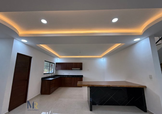 Casa en Venta en Condominio Exclusivo Liberia,Lista para estrenar in Liberia, Guanacaste — $550,000 - Photo 3 of 20
