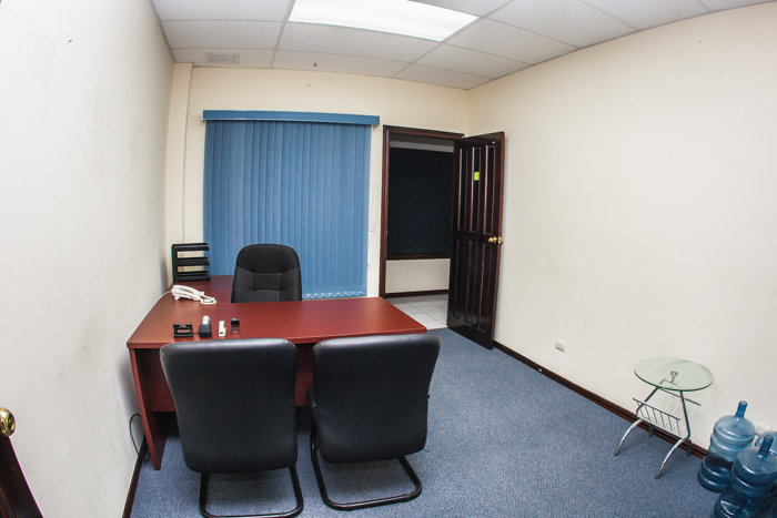 VENTA EDIFICIO,HEREDIA,LA AURORA,CONDOMINIO TIERRA UNO en Ulloa, Heredia — $700,000