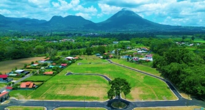 SE VENDEN PROPIEDADES FINANCIADAS EN UN CIEN POR CIENTO.  en La Fortuna, San Carlos, Alajuela — ₡ 1 000 000
