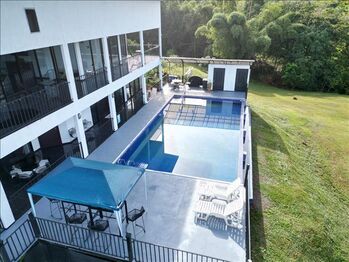 LUXURY HOUSE FOR SALE IN SAN ISIDRO DEL GENERAL en Cajón, Pérez Zeledón, San José — $1,199,000 - Foto 5 de 7