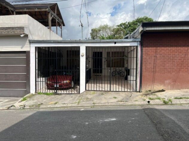 Venta de Casa en Desamparados, San José. RAH 26-618 en San Juan De Dios, Desamparados, San José — $108,000