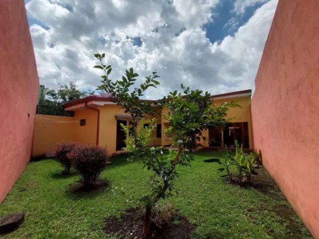 HOUSE FOR SALE, ESCAZÚ, $250,000 COD#25-1807 in Escazú, San José — $250,000