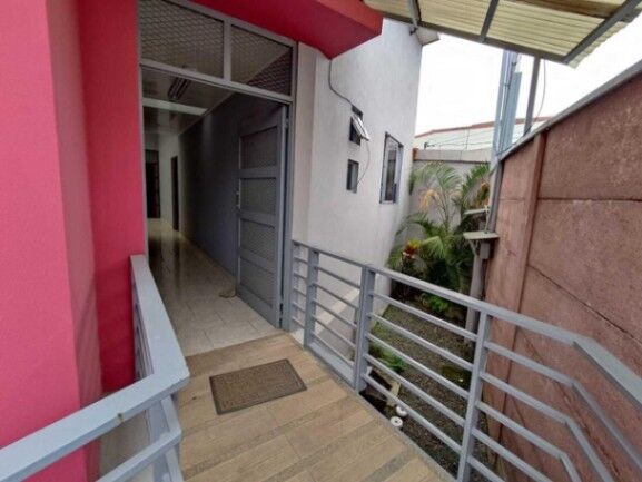 MLS-25-1091 LS VENTA EDIFICIO CON 4 APARTAMENTOS GOICOECHEA SAN JOSE CONTACTENOS AL # 86127562 en Ipís, Goicoechea, San José — $450,000