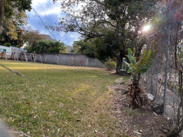 Lote plano cerca del centro ideal para construir o invertir con alta plusvalía 26-1687 GS in Santa Ana, San José — $177,000