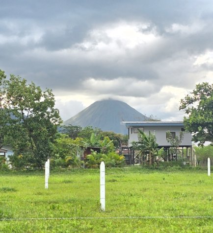 Lote con Vista al Volcan de 880m2 o financiado directamente a solo 8km de Fortuna centro in La Fortuna, San Carlos, Alajuela — ₡ 35 000 000