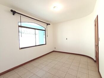 Venta de Casa en Aserrí, San José. RAH 25-1854 in Tarbaca, Aserrí, San José — $370,000 - Photo 4 of 20
