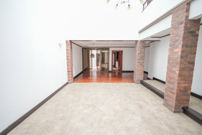 Casa independiente de 3 Habitaciones + Sala de TV en Rohrmoser en Pavas, San José — $2,800