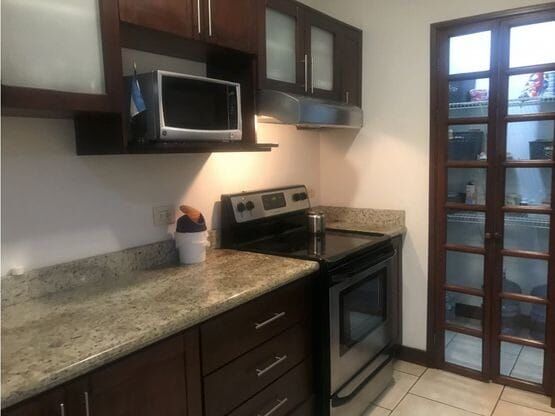 VENTA DE CASA, CIUDAD COLÓN, CONDOMINIO HACIENDA LOS MADEROS in Colón, Mora, San José — $205,000