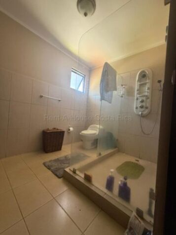 Alquiler de Casa en Pozos de Santa Ana. RAH 26-1795 en Pozos, Santa Ana, San José — ₡ 650 000