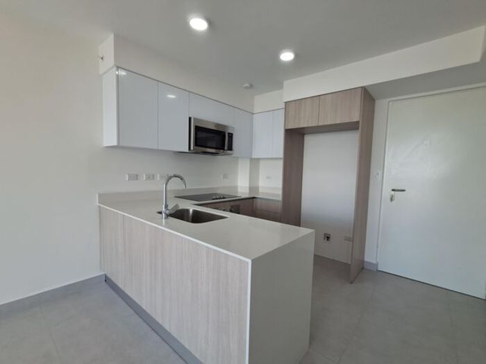 Alquiler de Apartamento para Estrenar en Uruca, San José. en Uruca, San José — $1,250