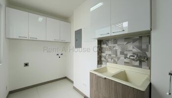 CASA EN VENTA, SAN ANTONIO ESCAZÙ $205.000 COD#26-1670 en San Antonio, Escazú, San José — $205,000 - Foto 4 de 15